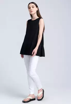 Pleated Hem Sleeveless T-Shirt