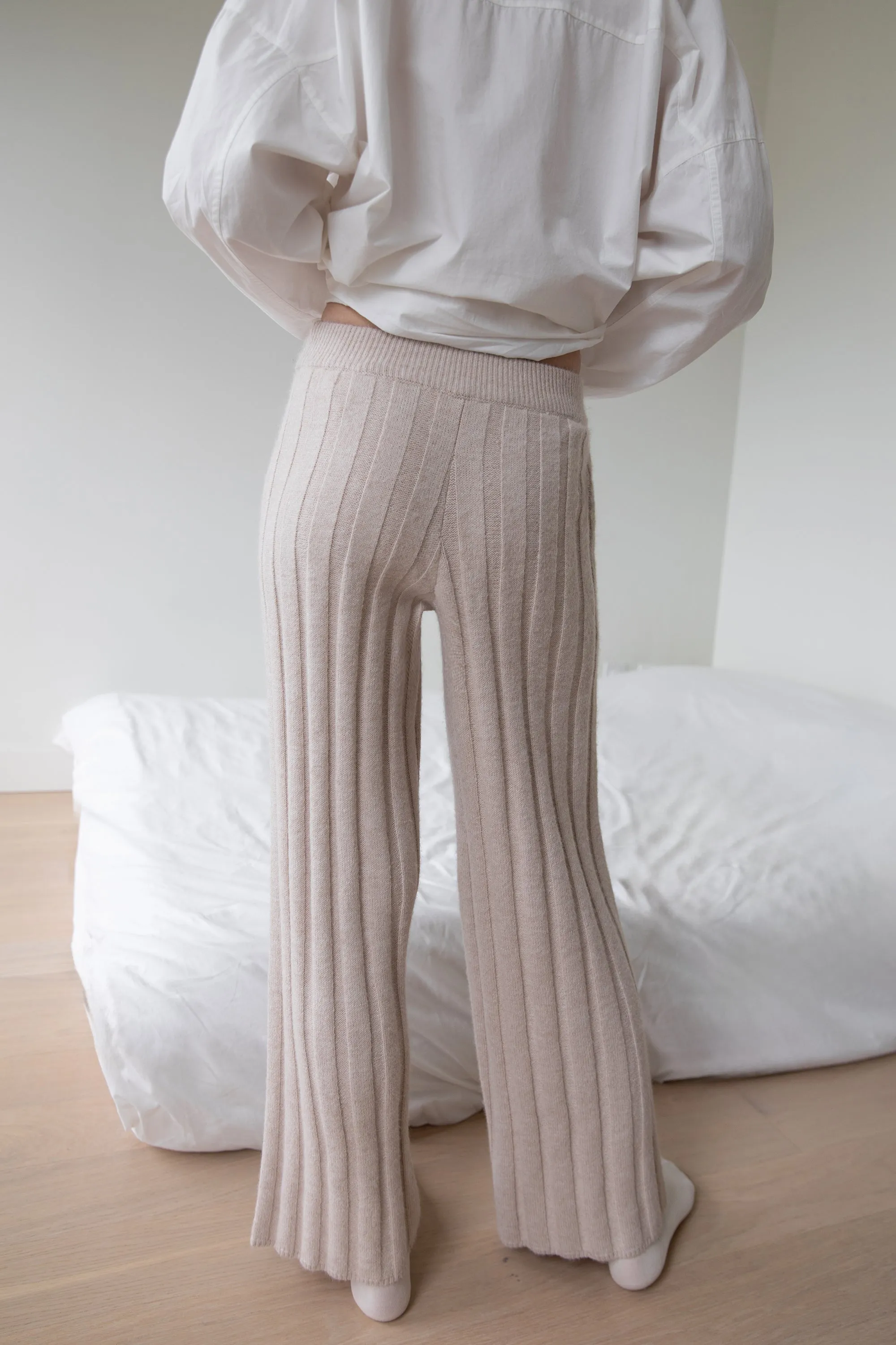 RIBBED SWEATER PANT