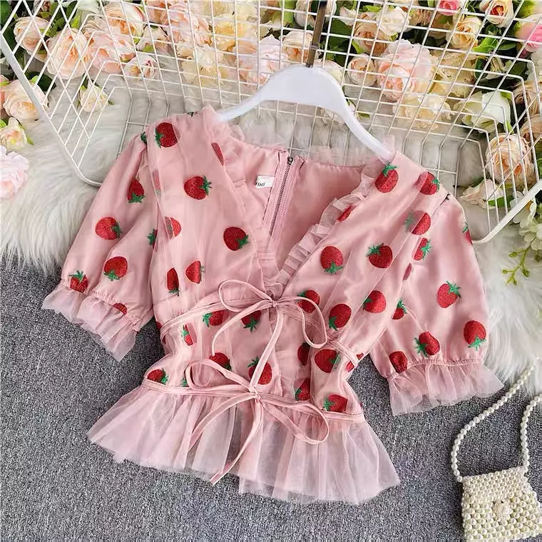 SWEET STRAWBERRY V-COLLAR SHIRT BY96333