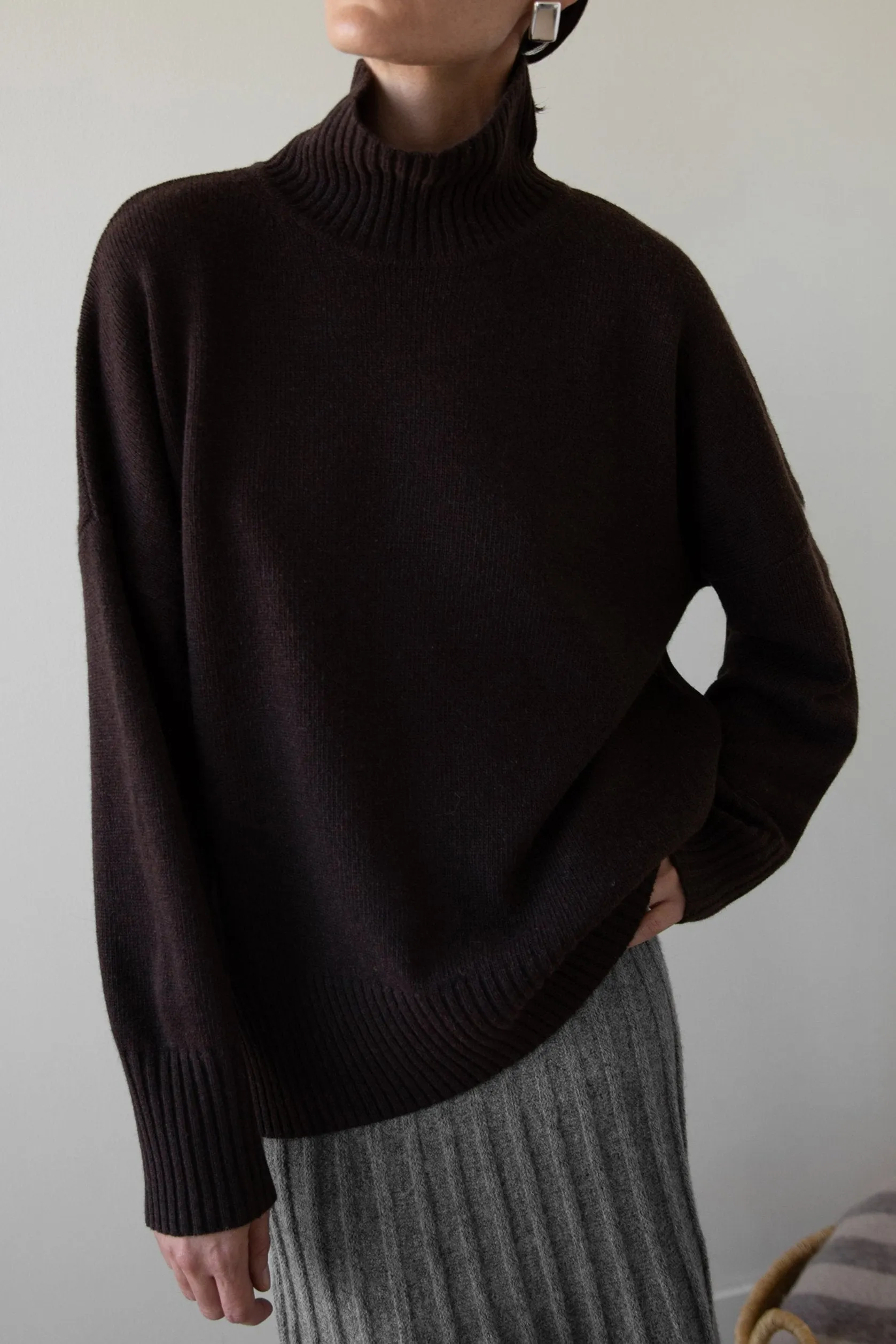 WOOL-BLEND OVERSIZED TURTLENECK SWEATER