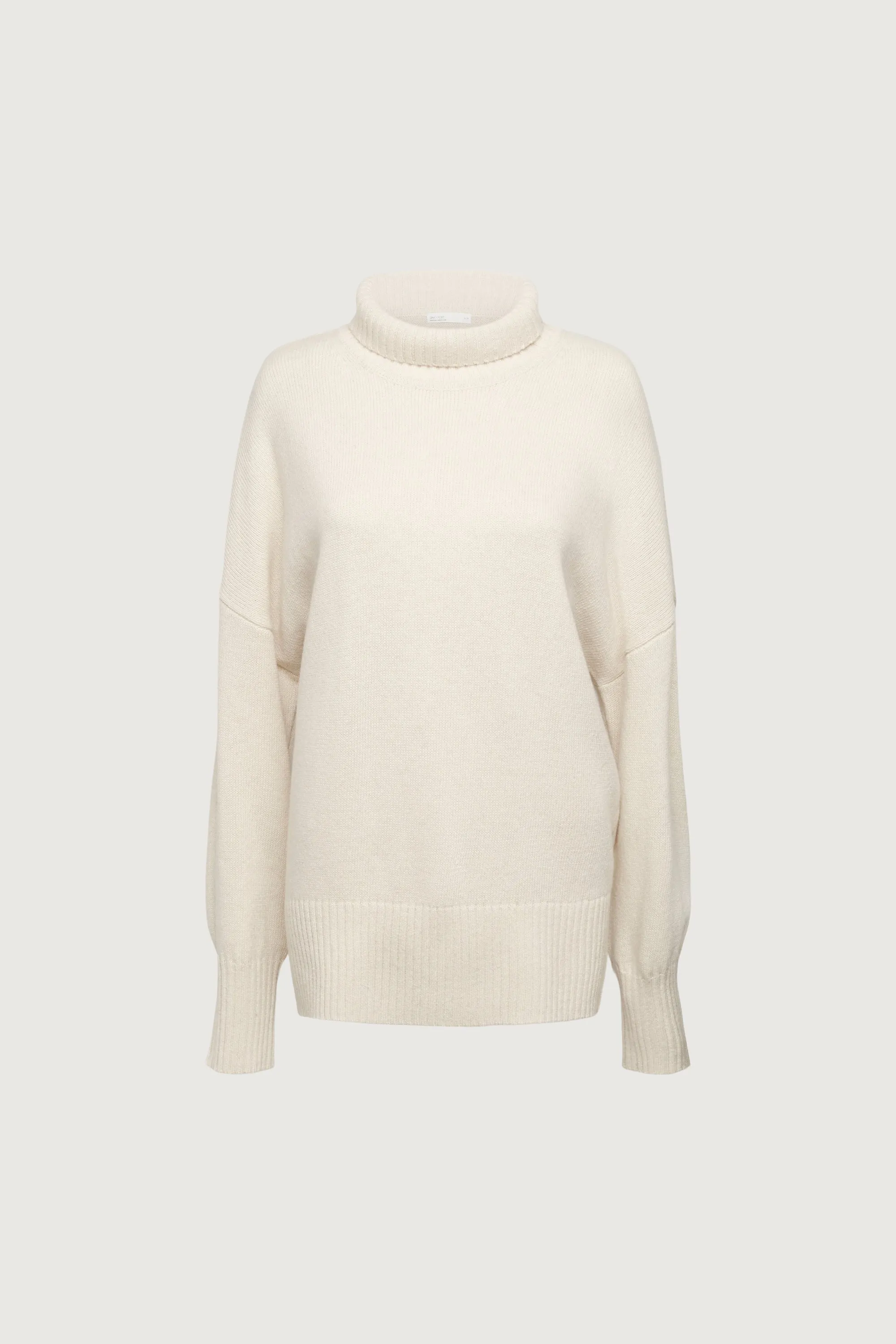 WOOL-BLEND OVERSIZED TURTLENECK SWEATER